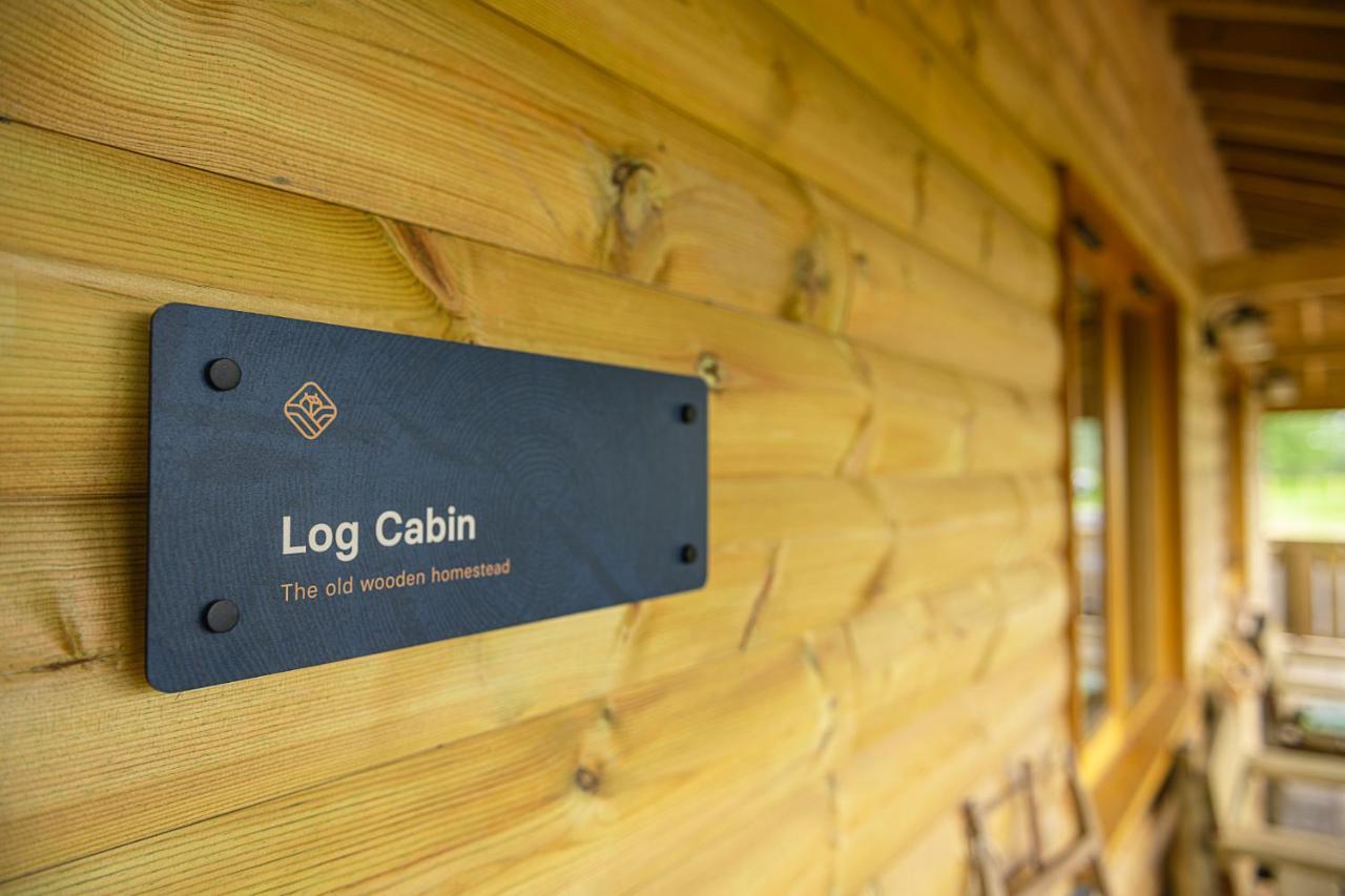 Luxury Log Cabin With A Hot Tub Stone  Luaran gambar