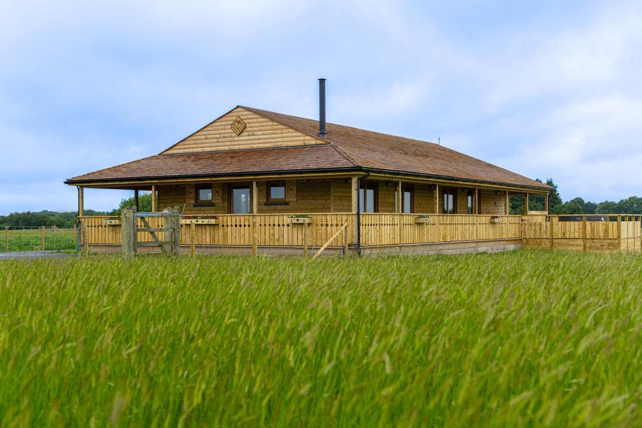Luxury Log Cabin With A Hot Tub Stone  Luaran gambar